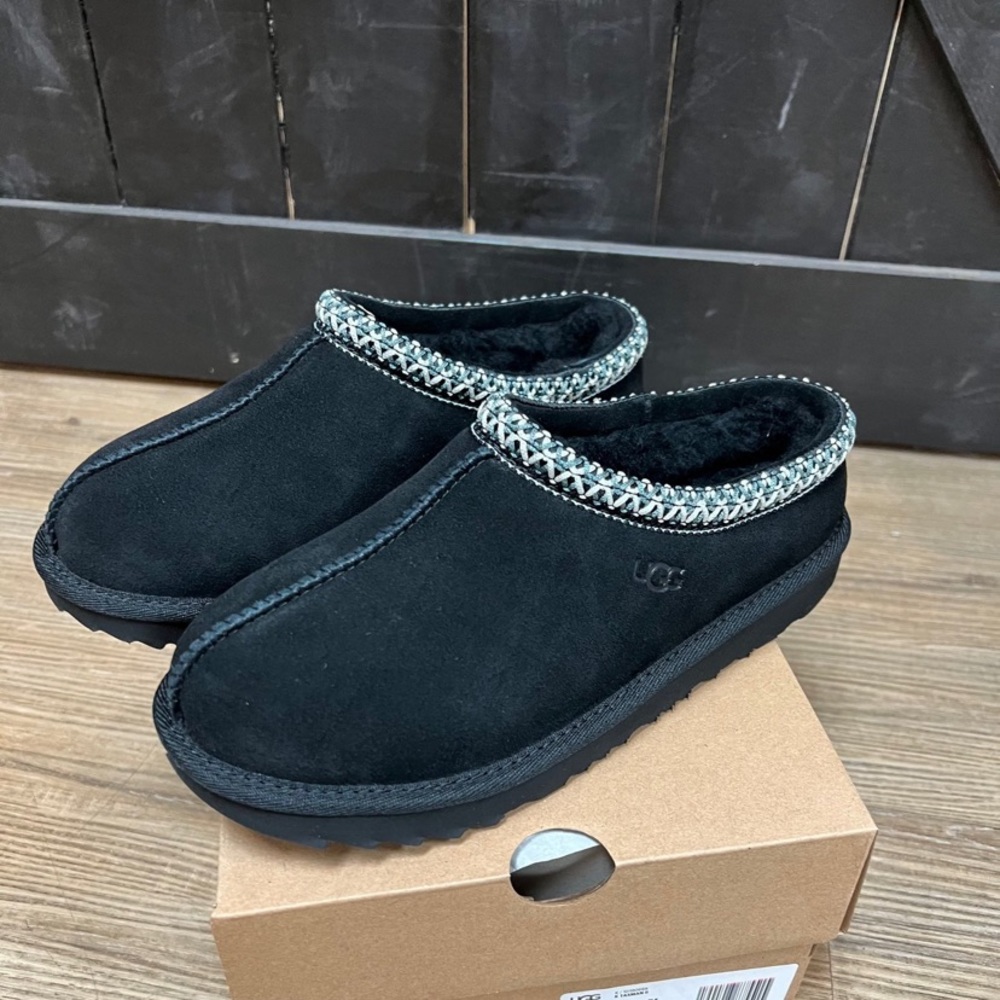 BLACK UGG TASMAN!!